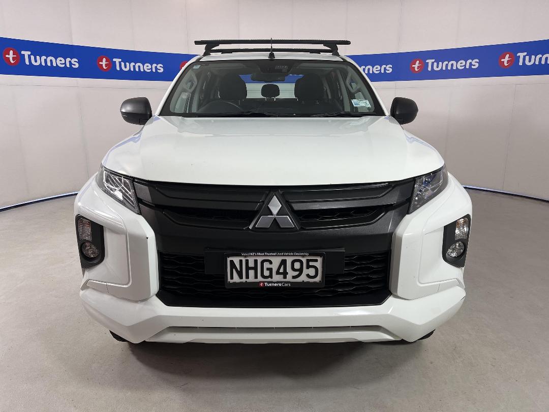 Photo '2' of Mitsubishi Triton