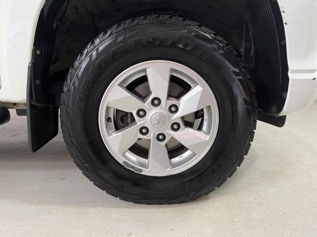 Photo '9' of Mitsubishi Triton