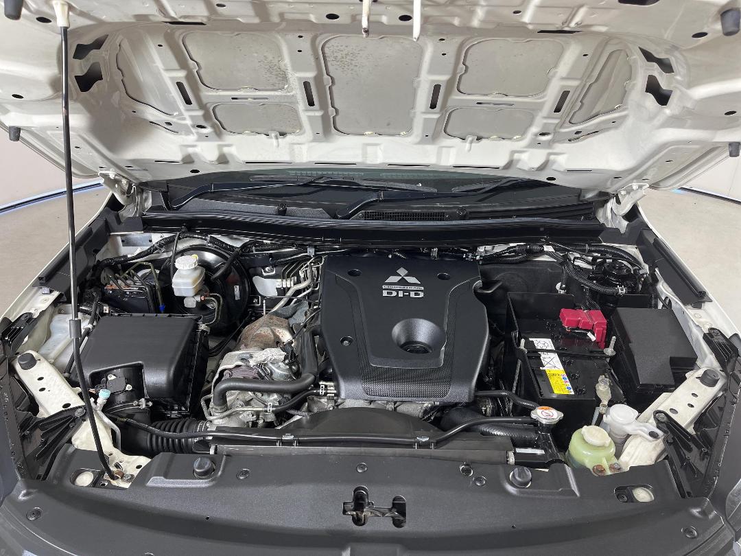 Photo '13' of Mitsubishi Triton