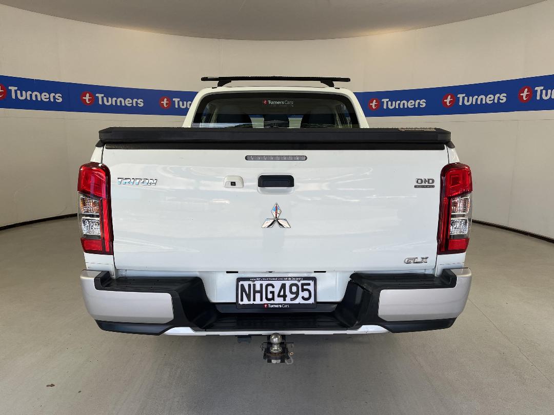 Photo '6' of Mitsubishi Triton