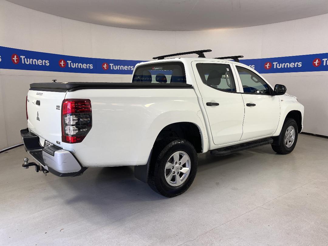 Photo '7' of Mitsubishi Triton