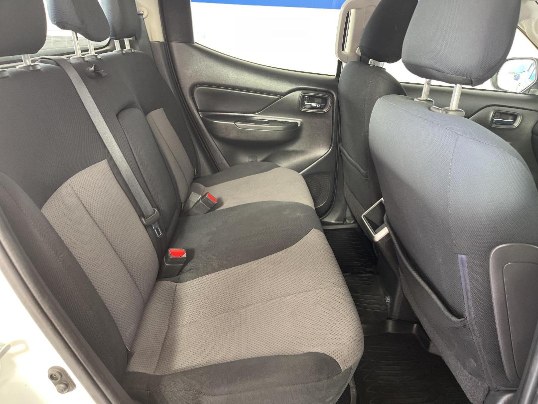 Photo '20' of Mitsubishi Triton