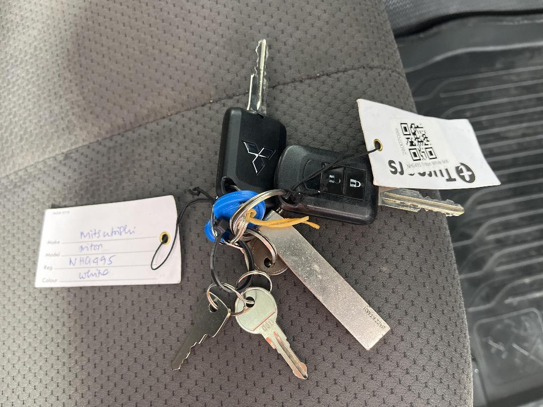 Photo '22' of Mitsubishi Triton