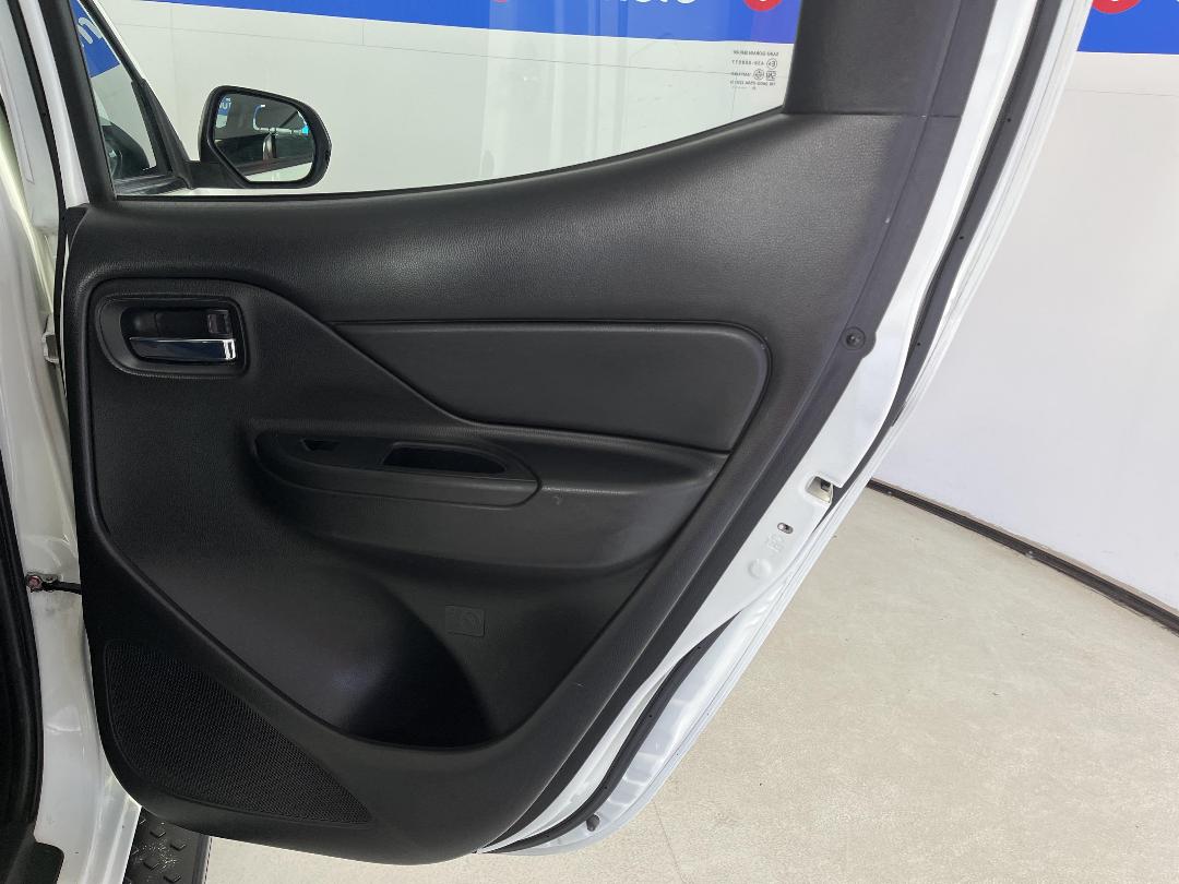 Photo '19' of Mitsubishi Triton