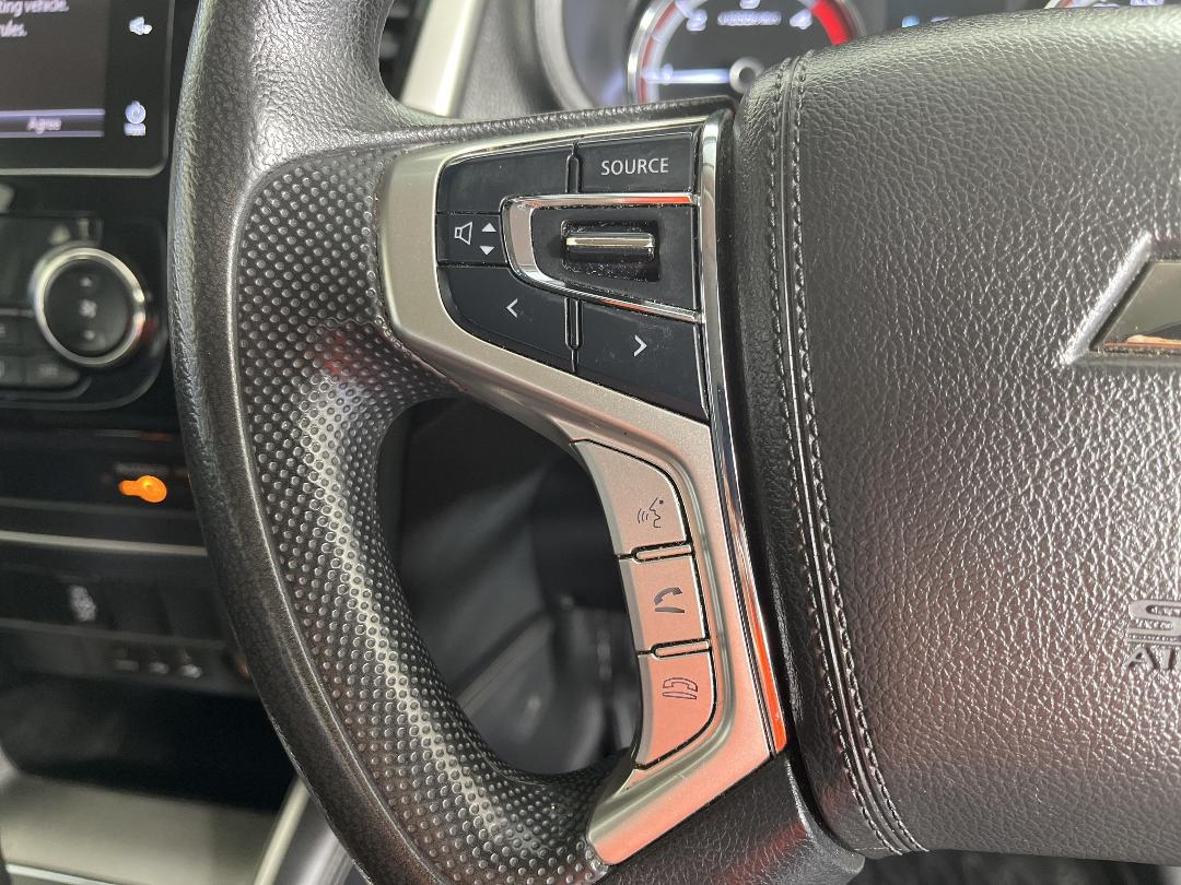 Photo '24' of Mitsubishi Triton