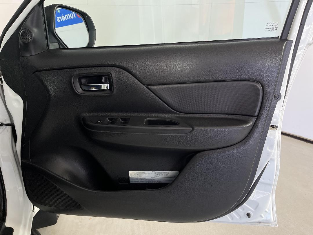 Photo '15' of Mitsubishi Triton Photo '15' of Mitsubishi Triton