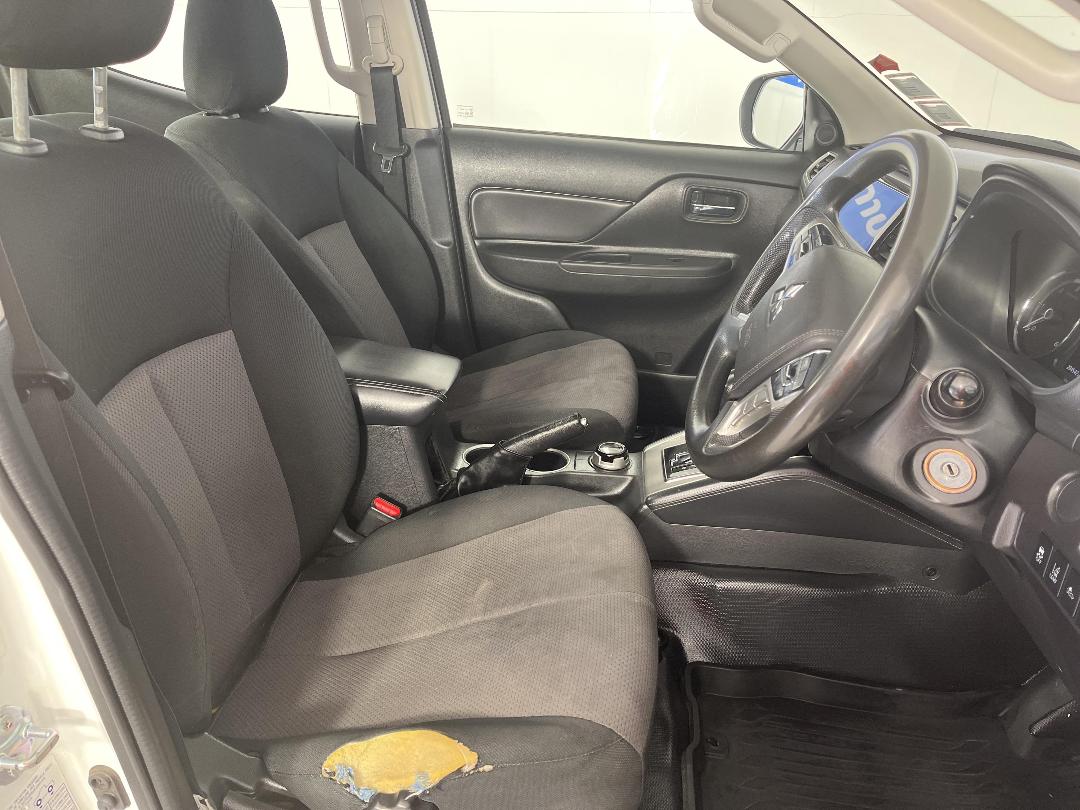 Photo '16' of Mitsubishi Triton Photo '16' of Mitsubishi Triton