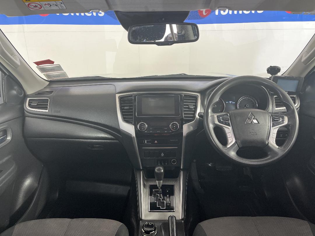 Photo '17' of Mitsubishi Triton Photo '17' of Mitsubishi Triton