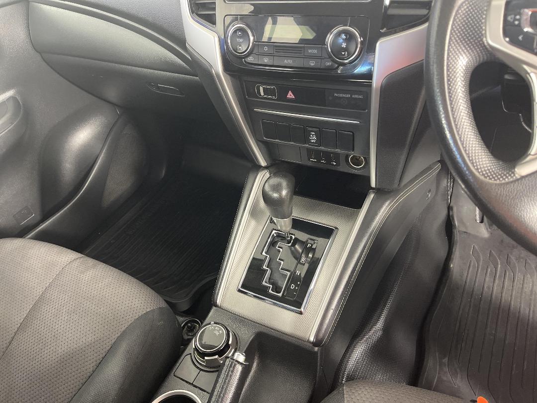 Photo '18' of Mitsubishi Triton Photo '18' of Mitsubishi Triton