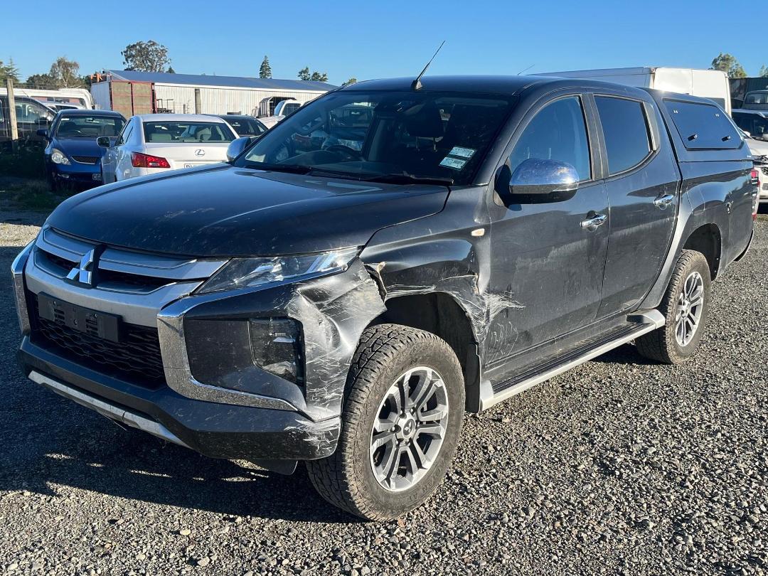 Photo '2' of Mitsubishi Triton DC Glxr 6AT Photo '2' of Mitsubishi Triton DC Glxr 6AT