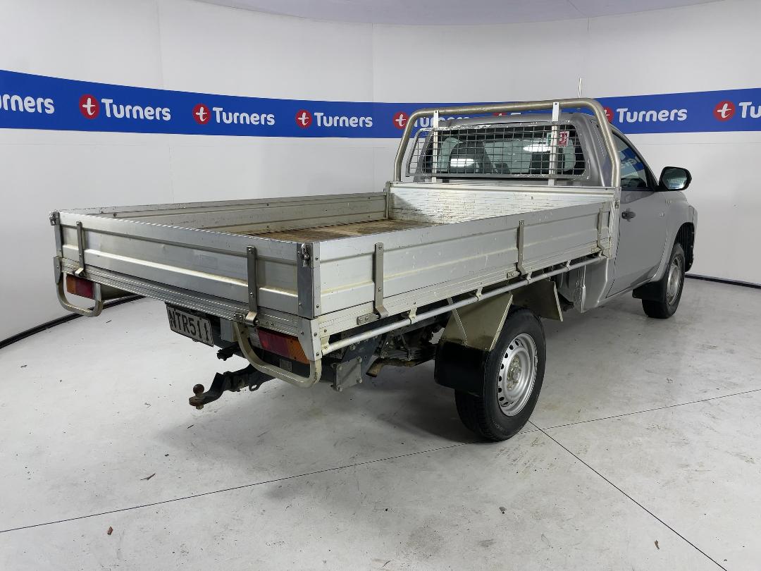 Photo '7' of Mitsubishi Triton