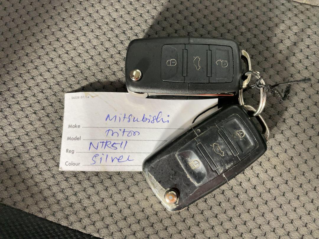 Photo '19' of Mitsubishi Triton