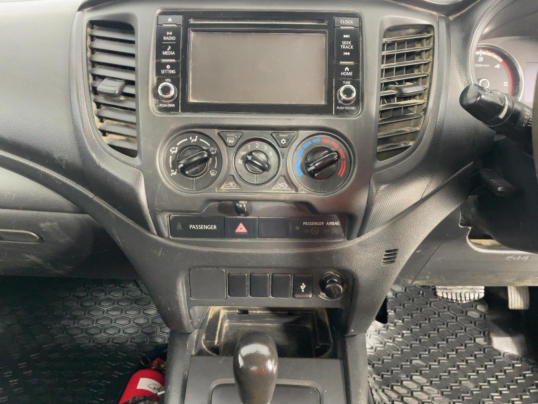 Photo '17' of Mitsubishi Triton