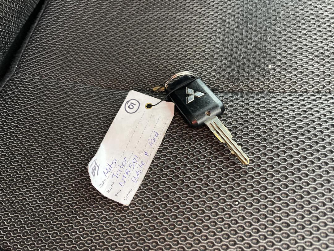 Photo '22' of Mitsubishi Triton