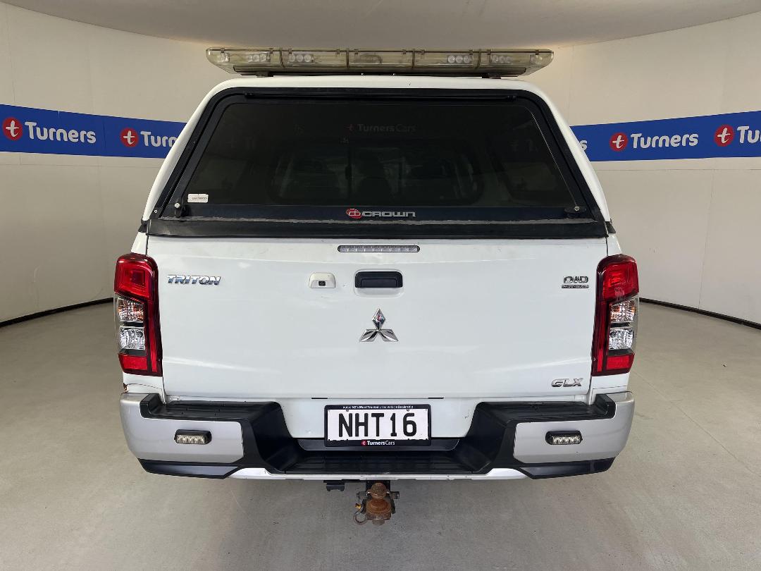 Photo '6' of Mitsubishi Triton
