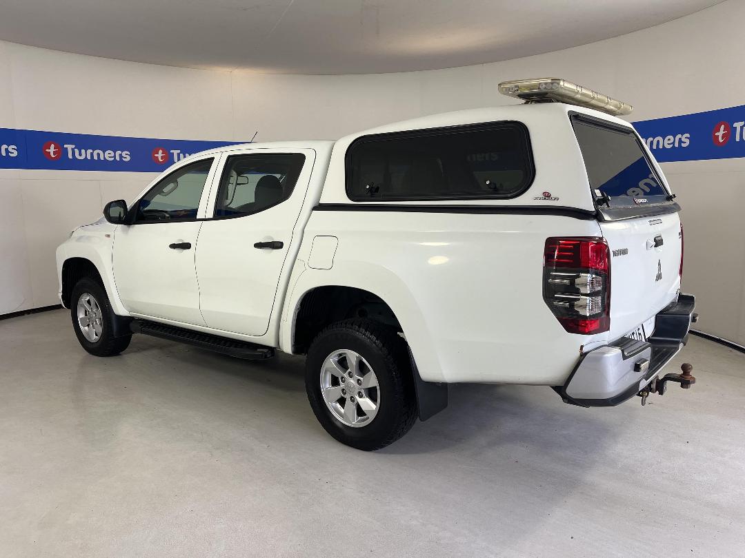 Photo '5' of Mitsubishi Triton