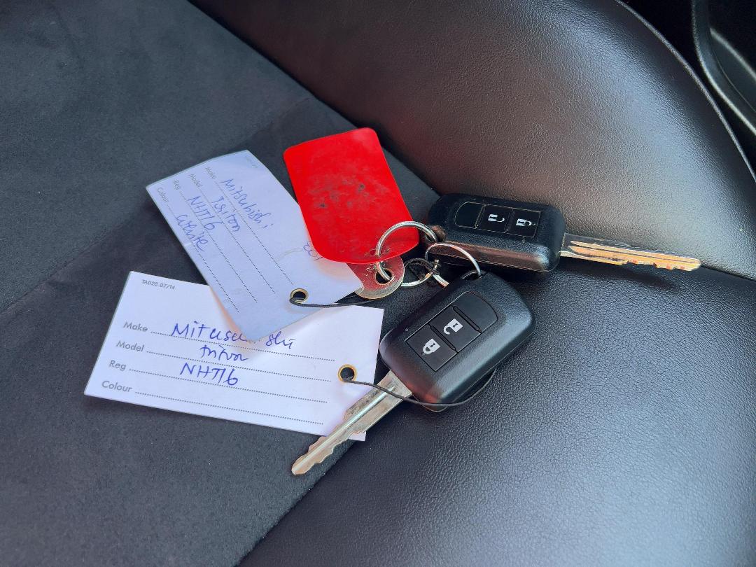 Photo '22' of Mitsubishi Triton