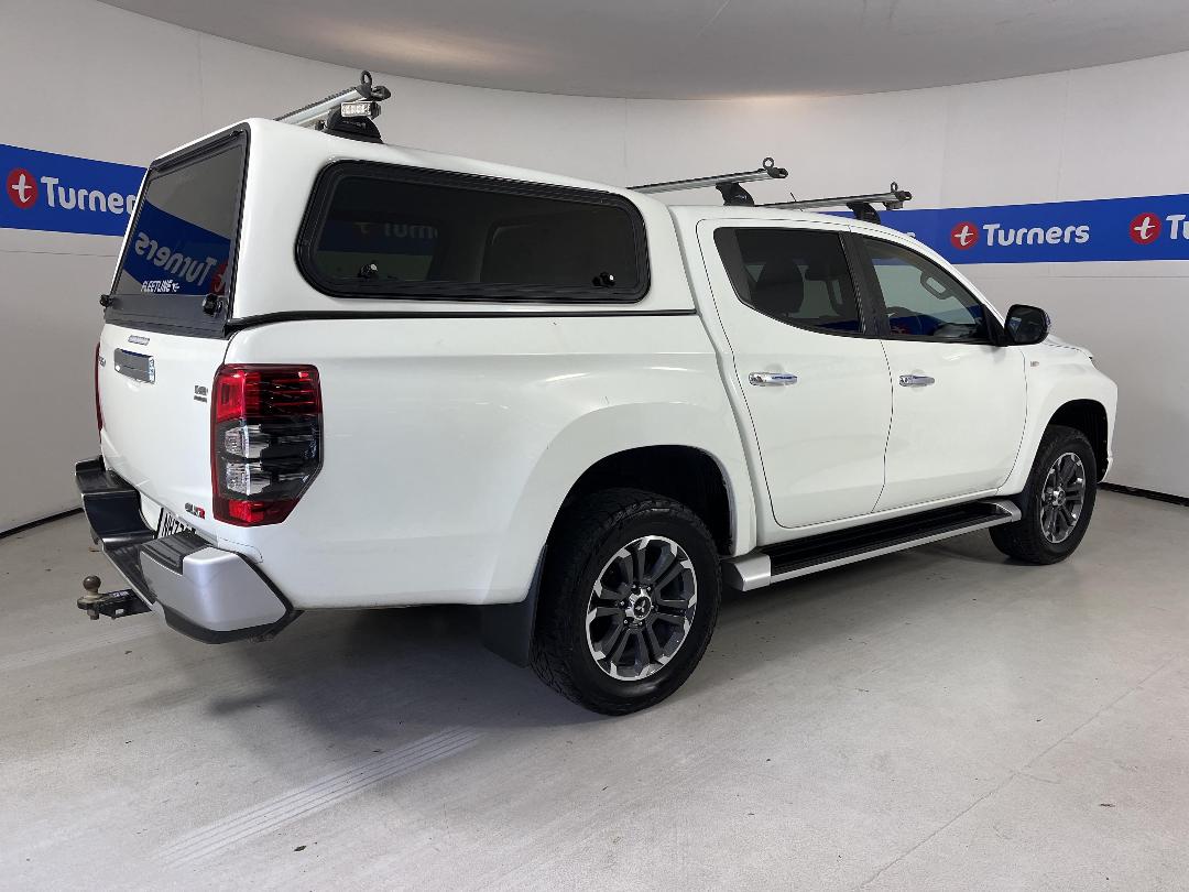 Photo '7' of Mitsubishi Triton