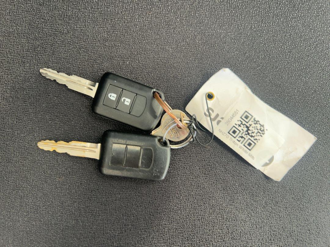 Photo '22' of Mitsubishi Triton