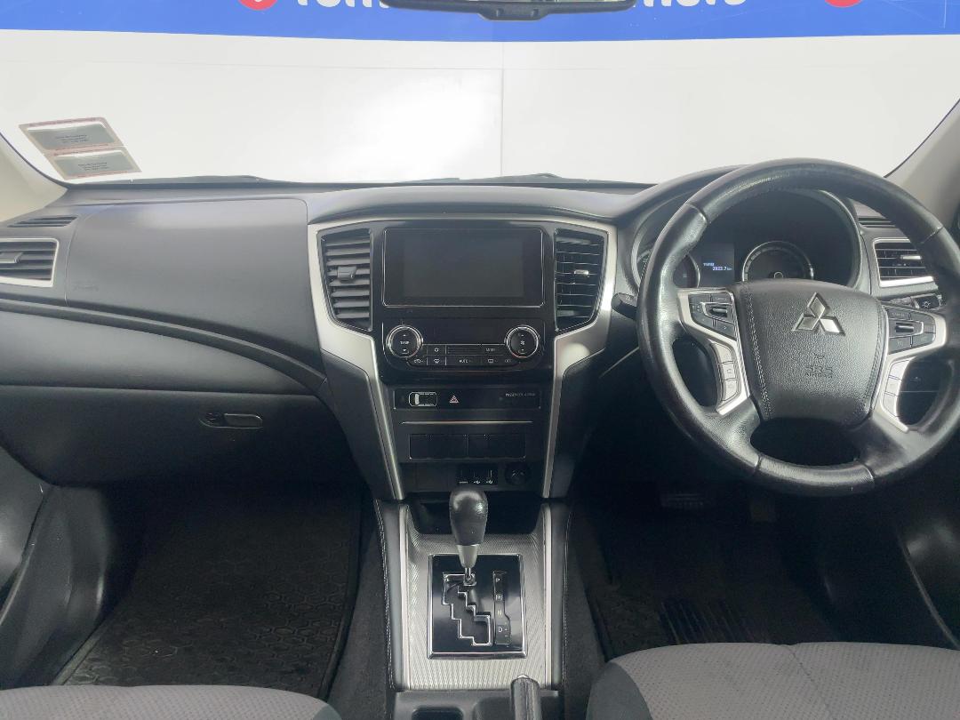 Photo '17' of Mitsubishi Triton Photo '17' of Mitsubishi Triton