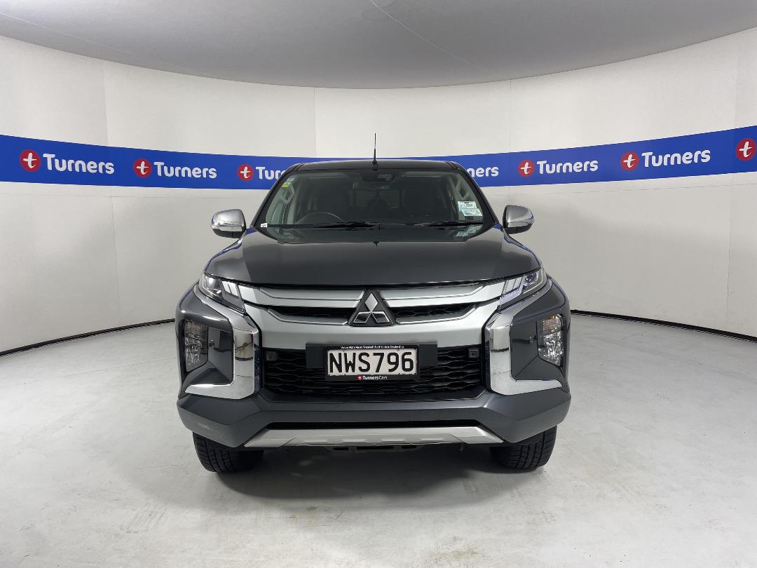 Photo '2' of Mitsubishi Triton