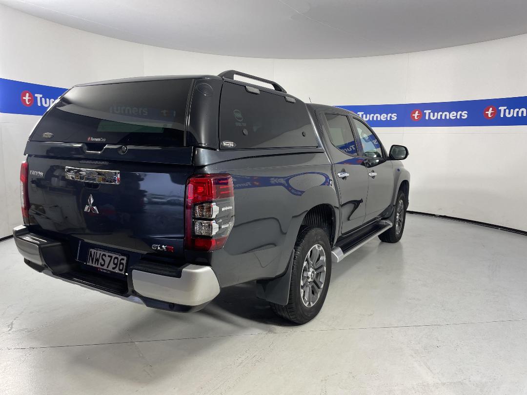 Photo '7' of Mitsubishi Triton