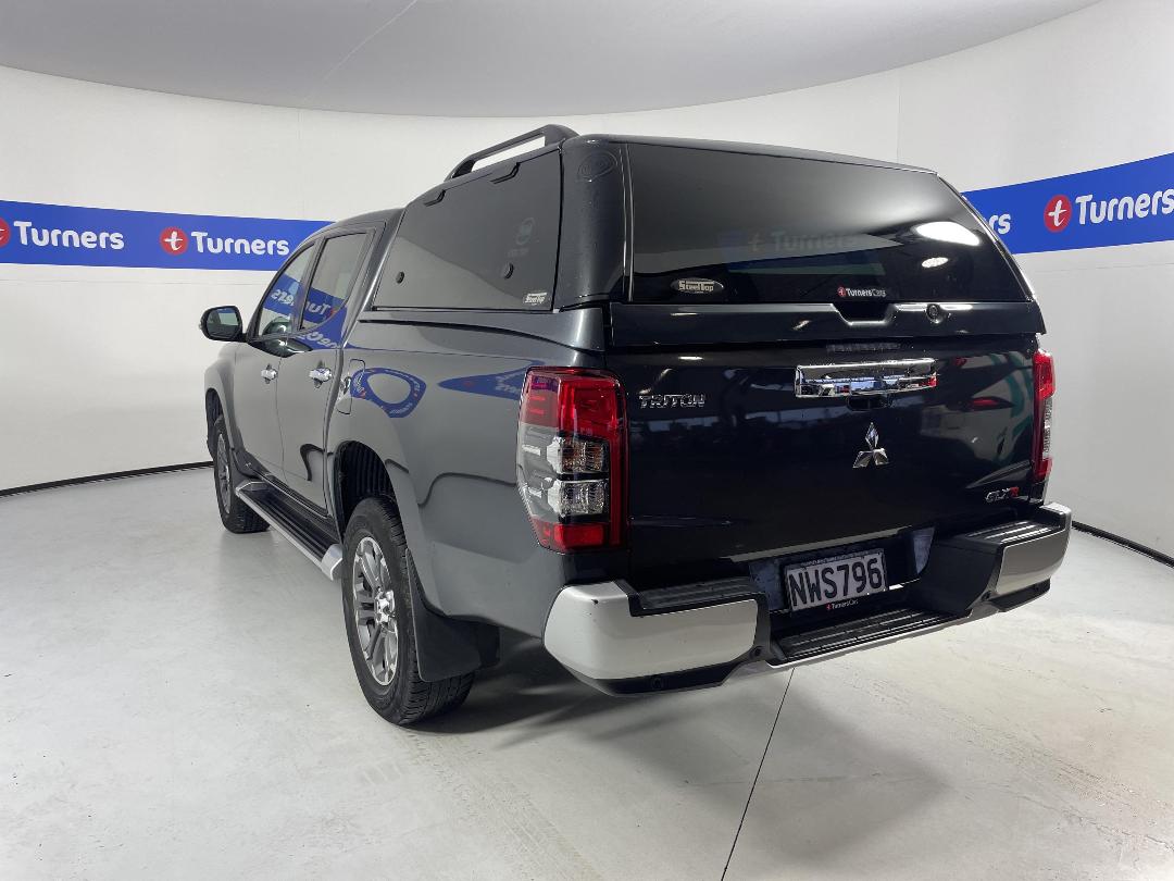 Photo '5' of Mitsubishi Triton