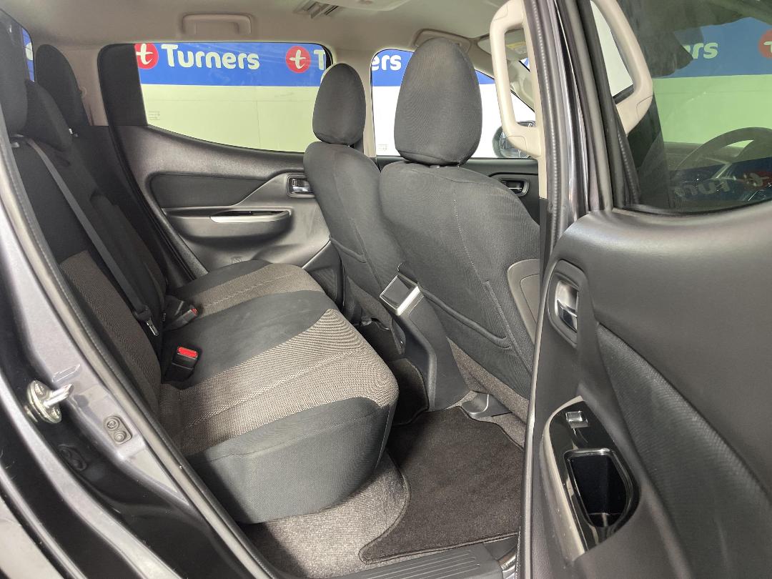 Photo '20' of Mitsubishi Triton