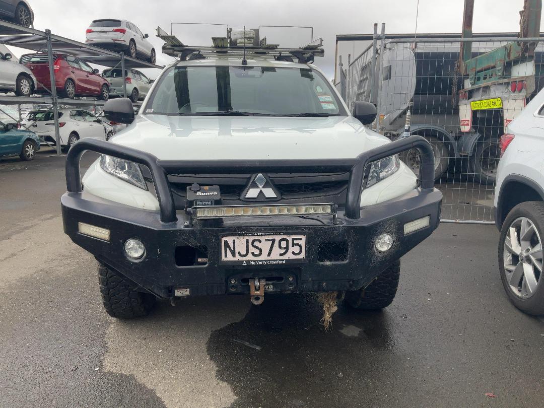 Photo '2' of Mitsubishi Triton CC GLX 4WD 6AT