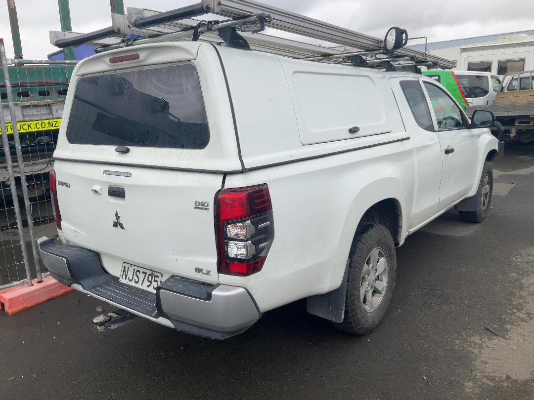 Photo '6' of Mitsubishi Triton CC GLX 4WD 6AT