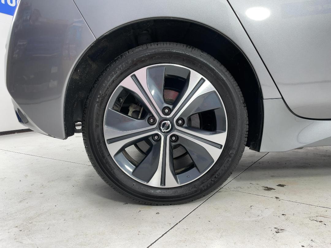 Photo '12' of Nissan Leaf