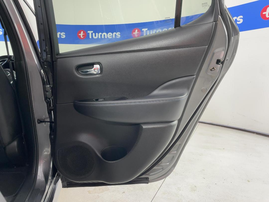 Photo '19' of Nissan Leaf