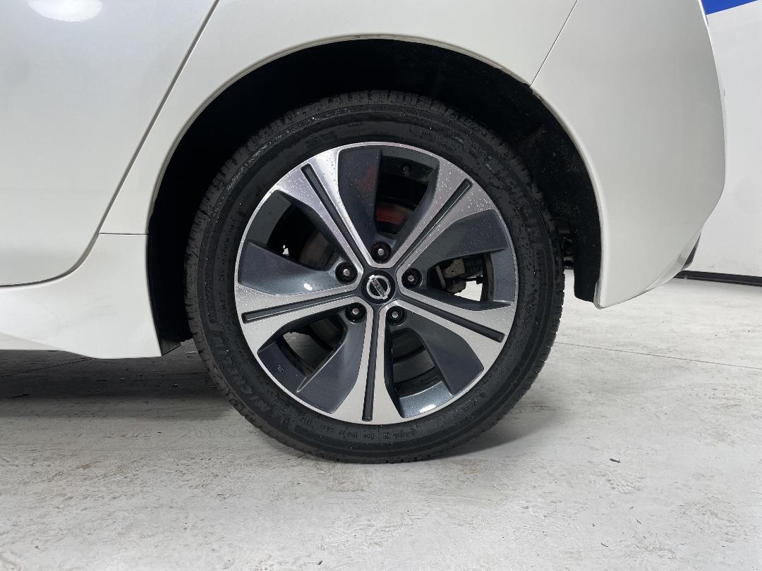 Photo '11' of Nissan Leaf