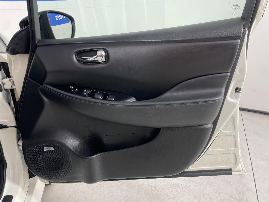 Photo '15' of Nissan Leaf