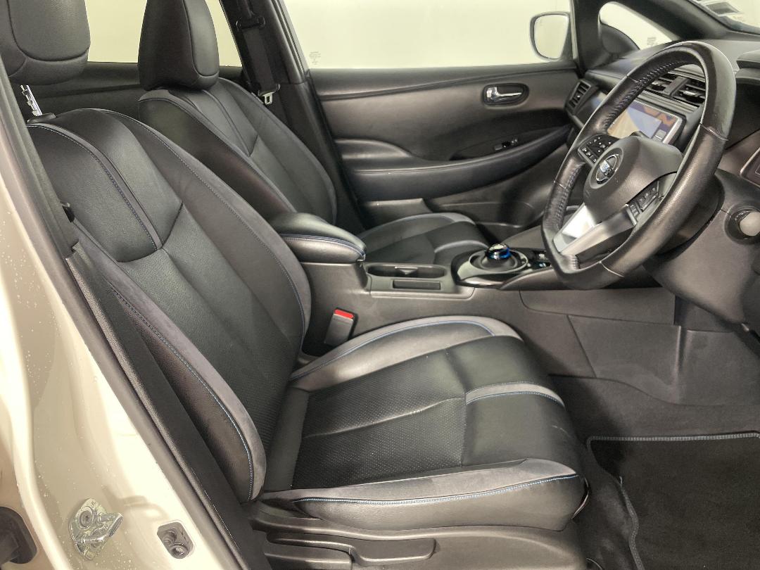 Photo '16' of Nissan Leaf