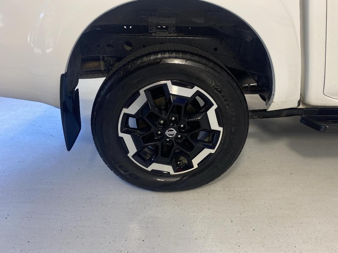 Photo '12' of Nissan Navara