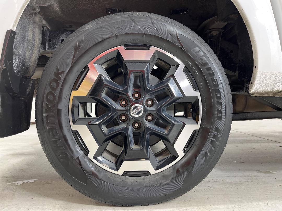 Photo '12' of Nissan Navara