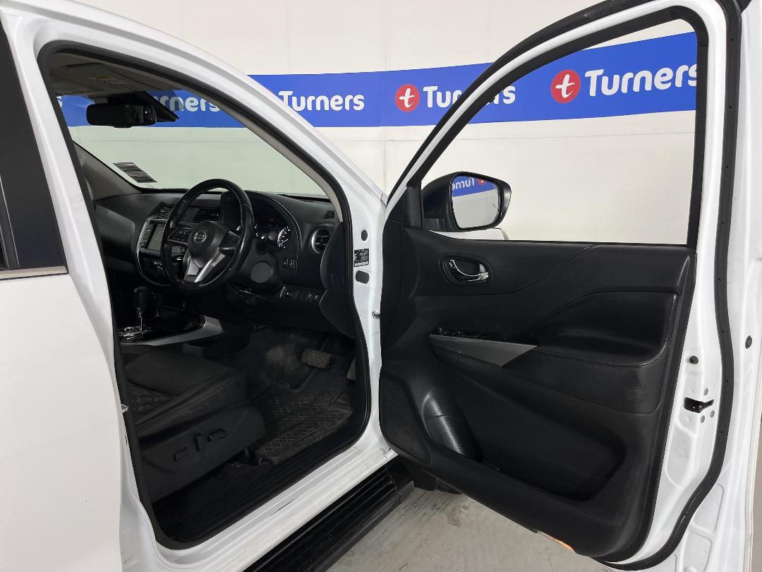 Photo '15' of Nissan Navara