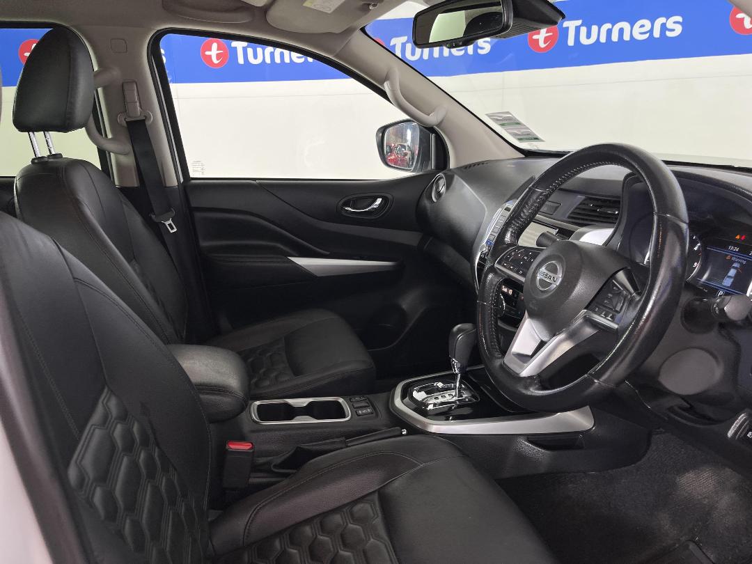 Photo '16' of Nissan Navara