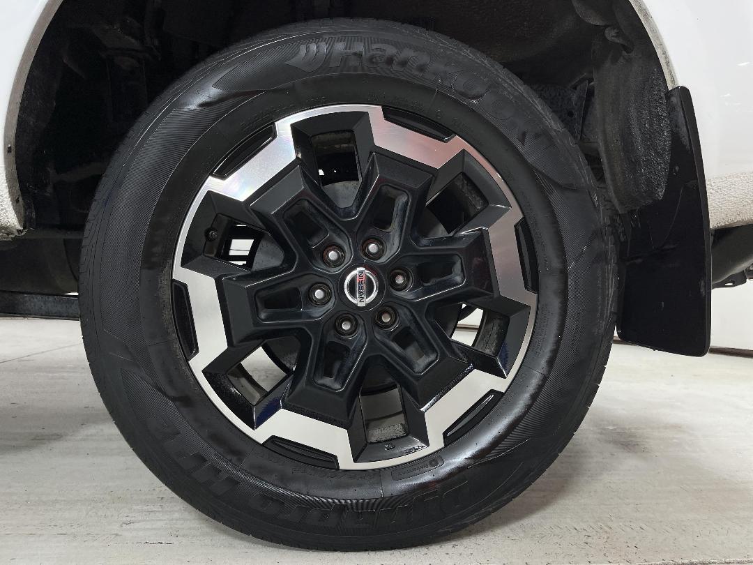 Photo '11' of Nissan Navara