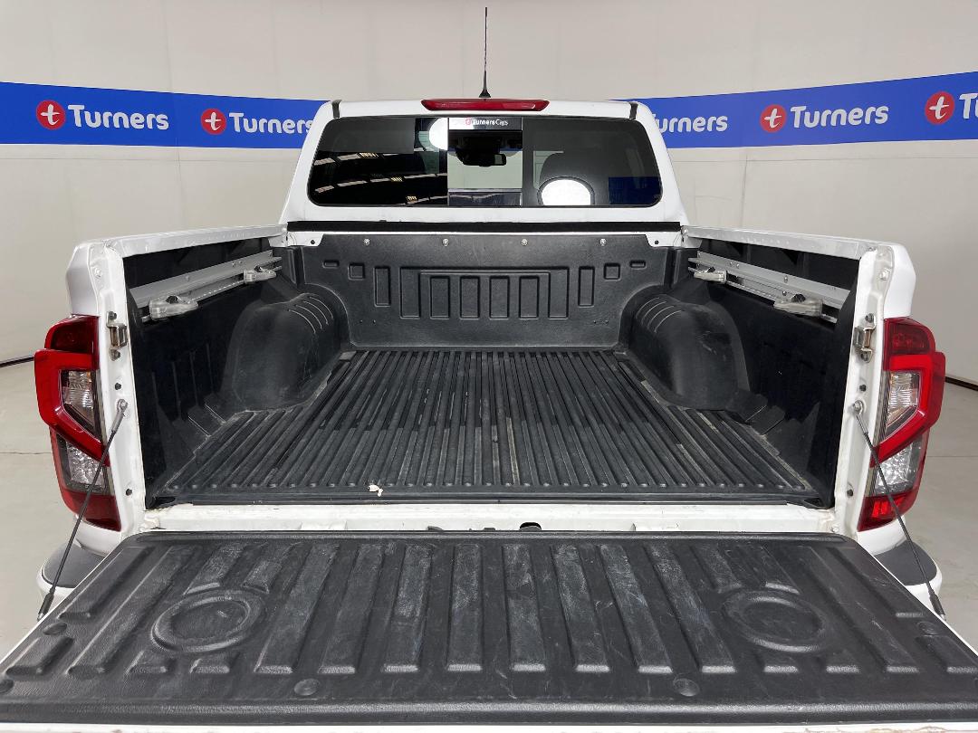 Photo '14' of Nissan Navara