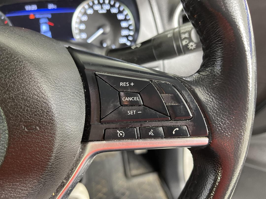 Photo '26' of Nissan Navara