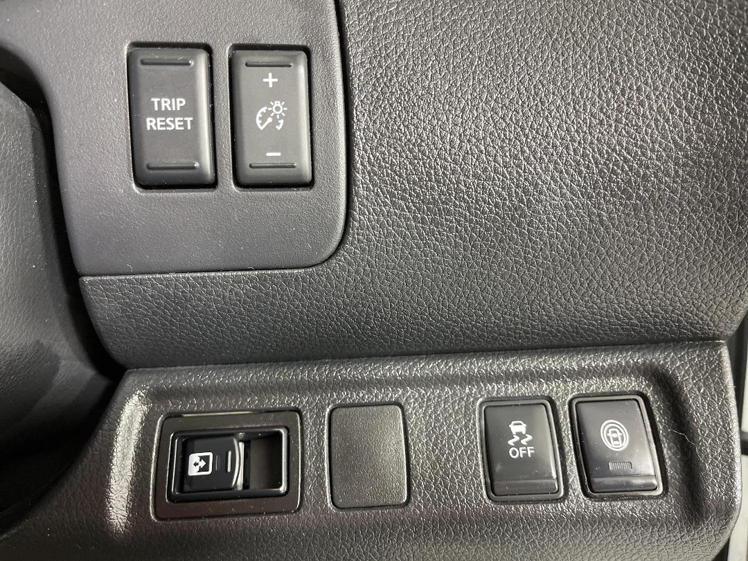 Photo '25' of Nissan Navara