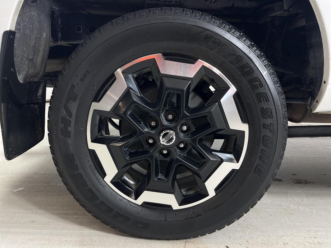 Photo '12' of Nissan Navara