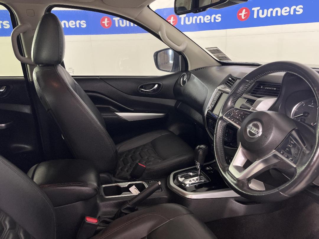 Photo '16' of Nissan Navara