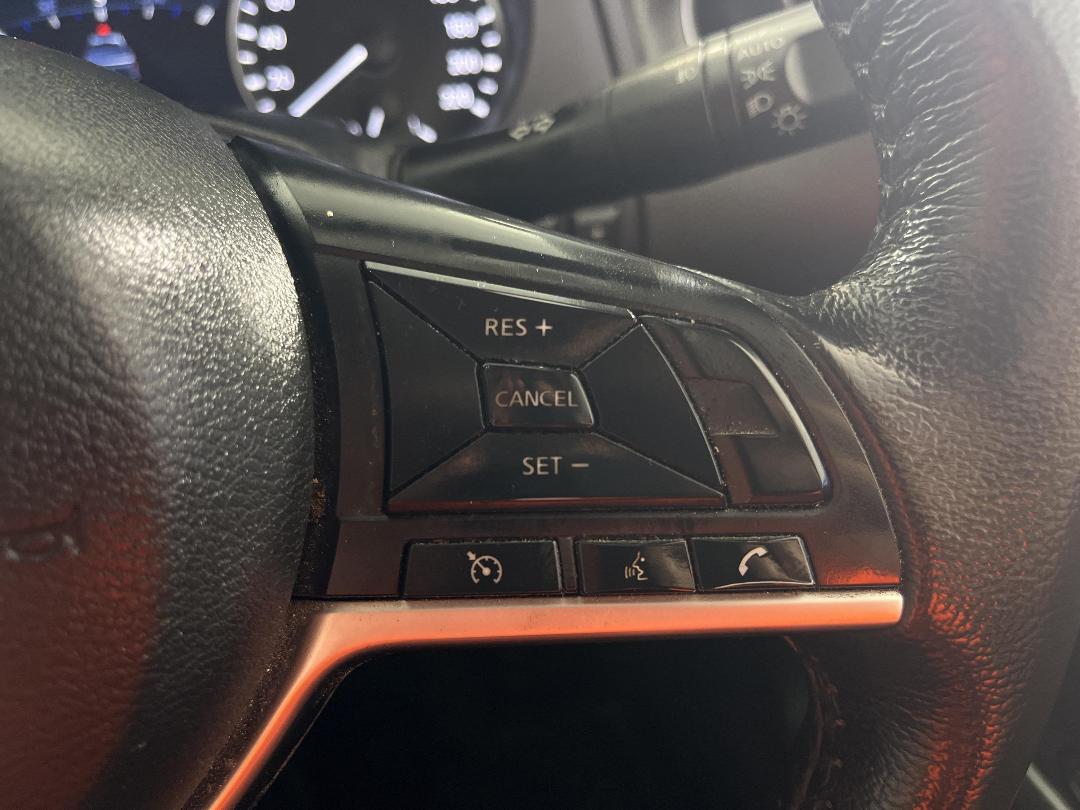 Photo '26' of Nissan Navara