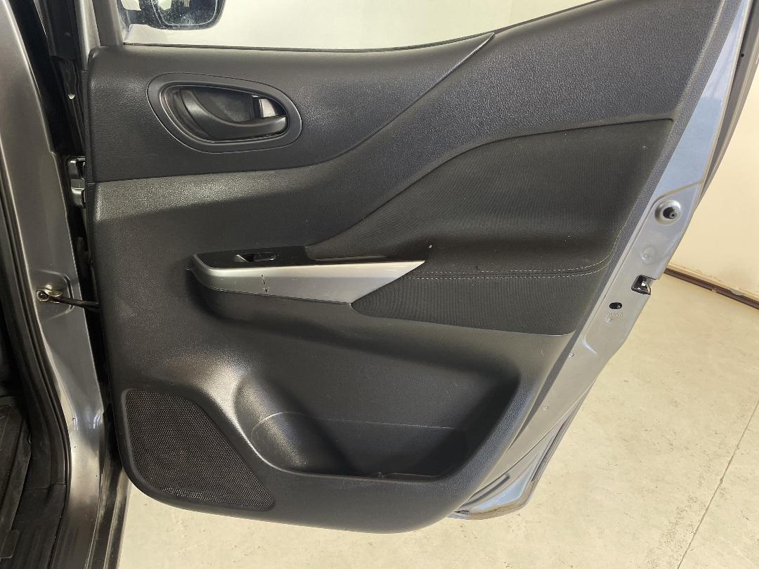 Photo '19' of Nissan Navara Photo '19' of Nissan Navara