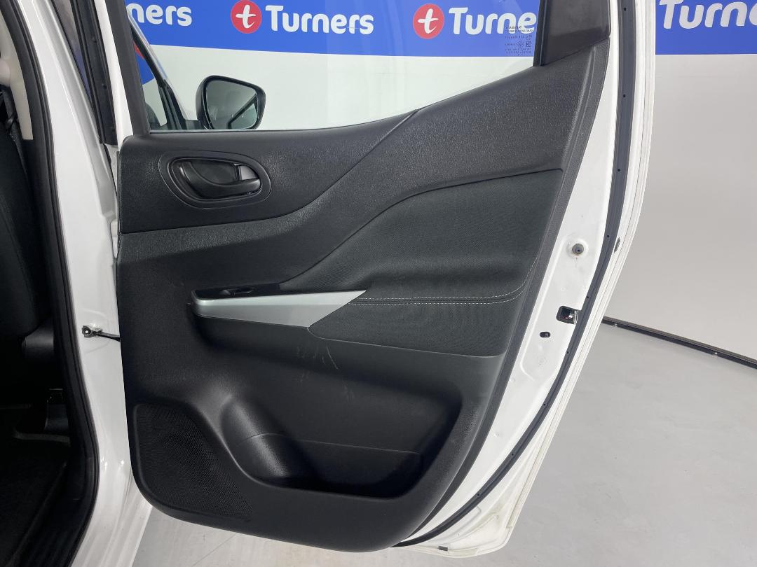 Photo '19' of Nissan Navara Photo '19' of Nissan Navara