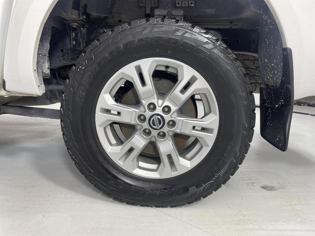 Photo '11' of Nissan Navara