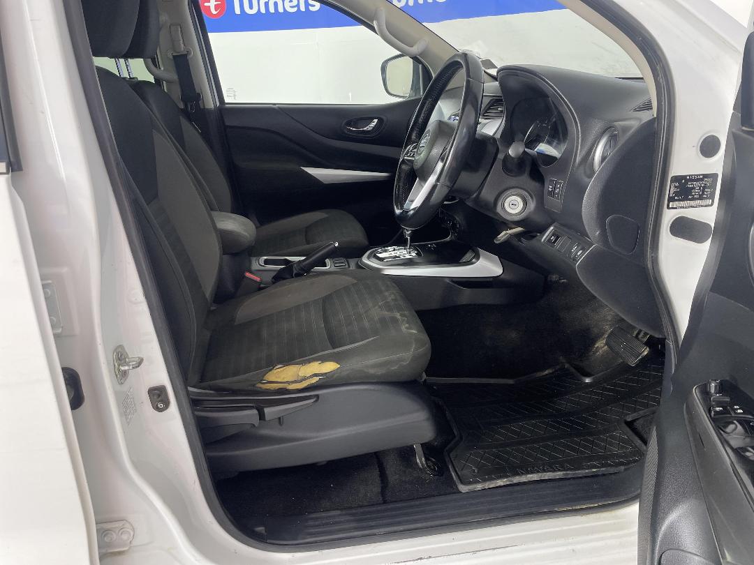 Photo '16' of Nissan Navara